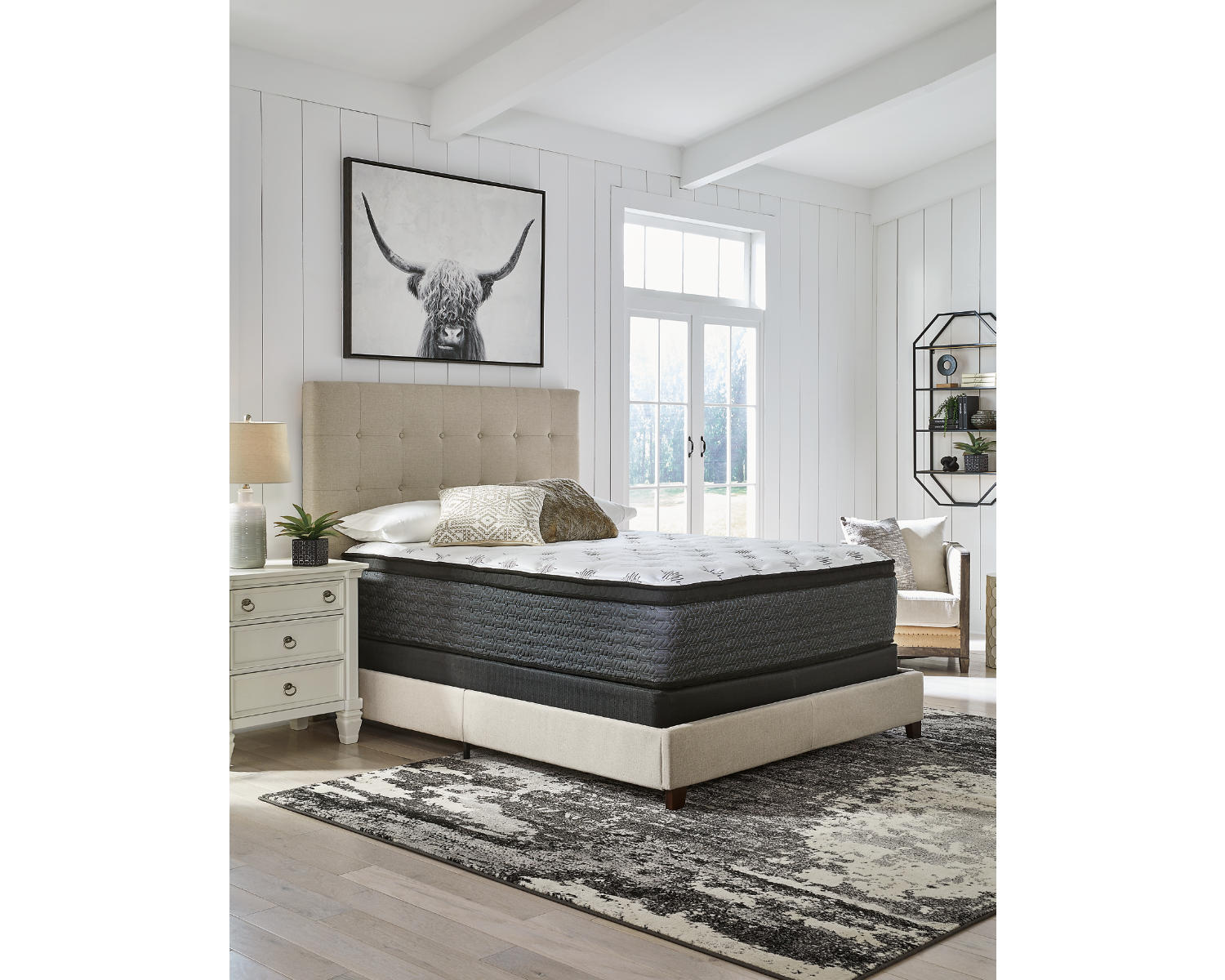 Ultra Luxury ET with Memory Foam Queen Mattress