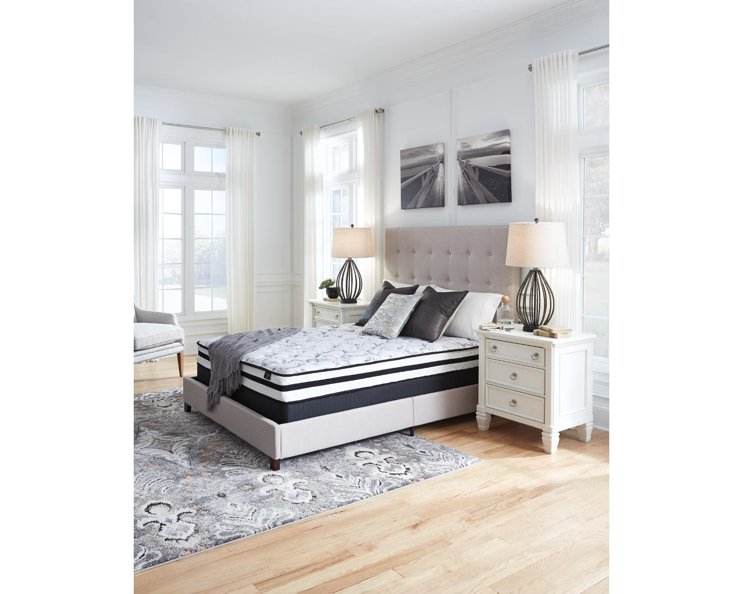 8 Inch Chime Innerspring Queen Mattress in a Box