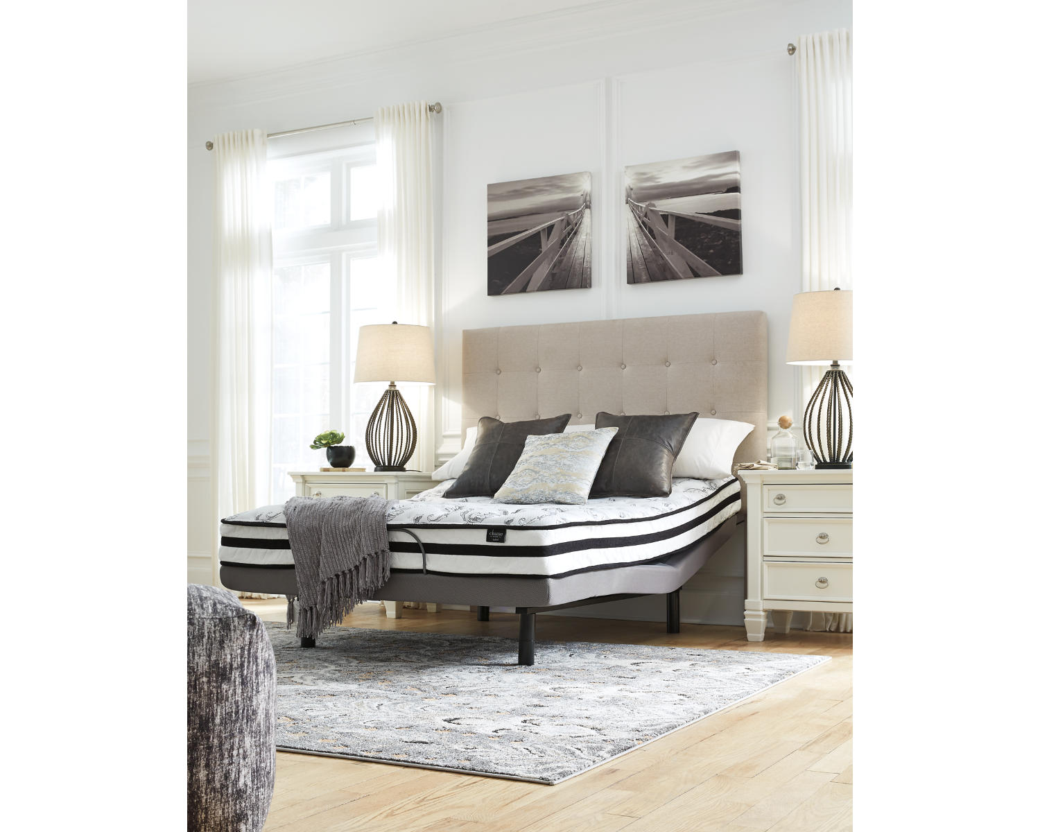 8 Inch Chime Innerspring Queen Mattress in a Box
