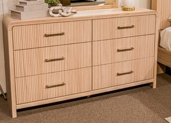 Breskatown Dresser