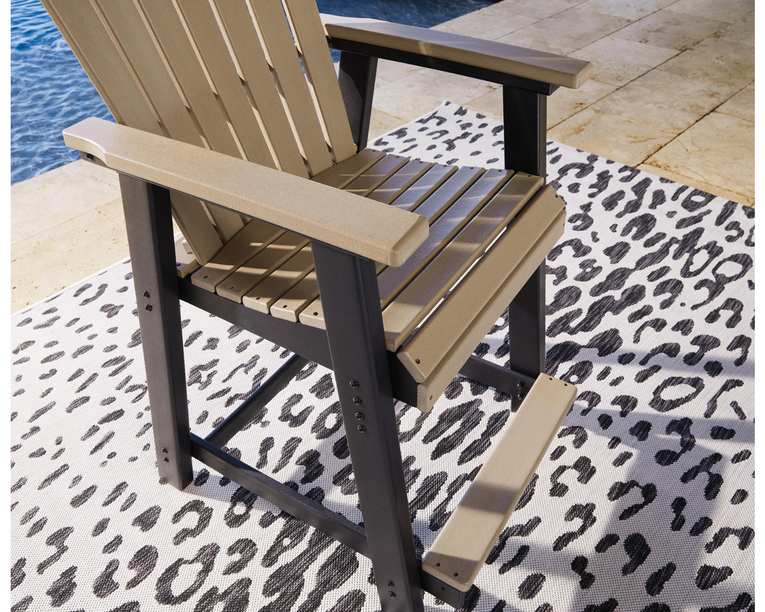Fairen Trail Outdoor Counter Height Dining Table with 4 Barstools