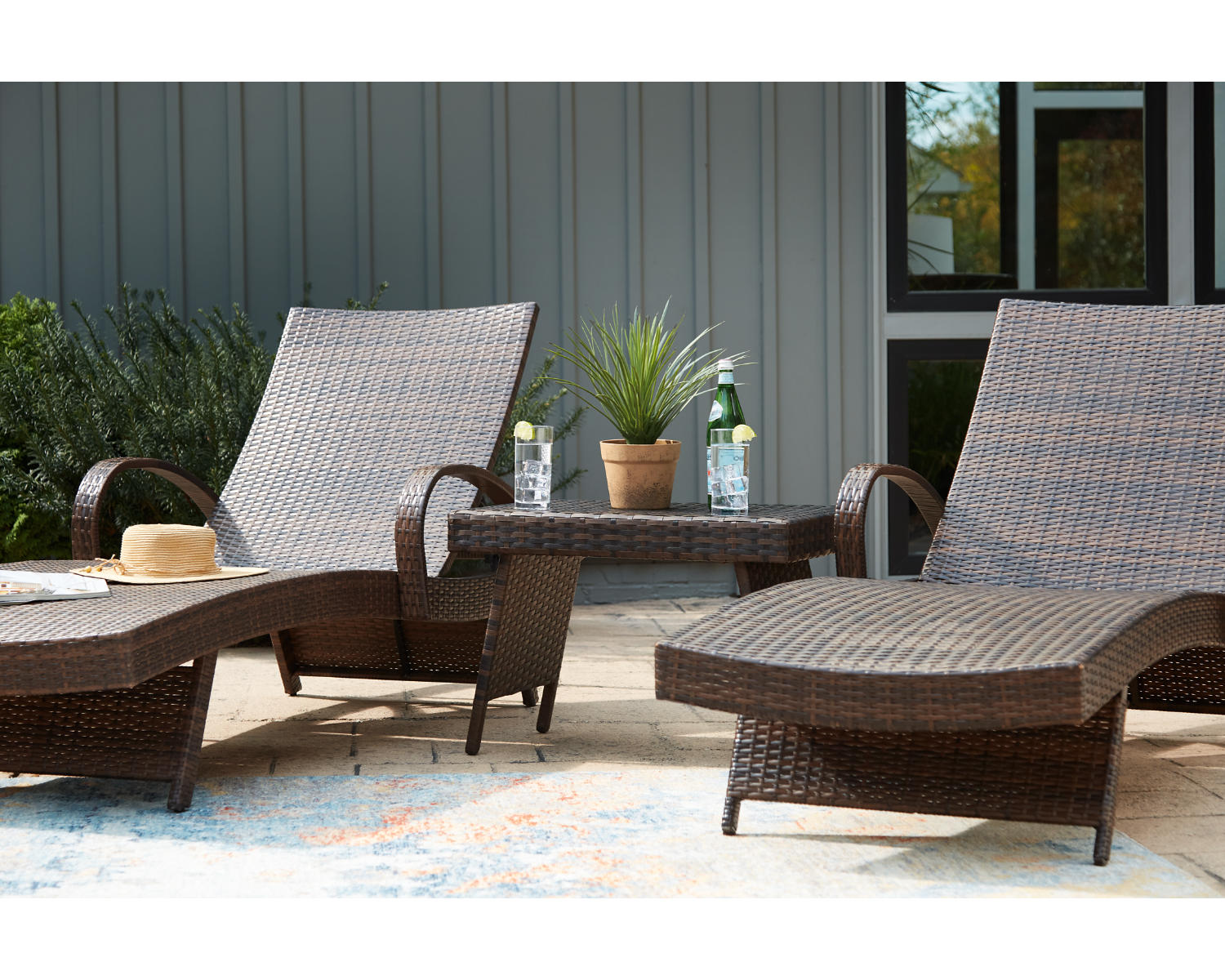 Kantana 2 Outdoor Chaise Lounge Chairs and End Table