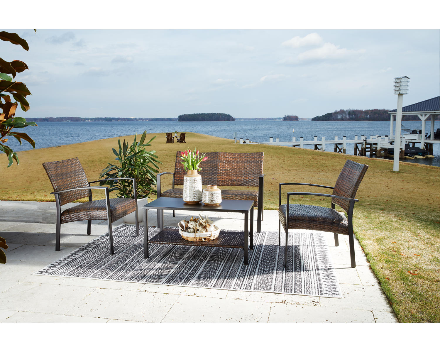 Zariyah Outdoor Love/Chairs/Table Set (Set of 4)