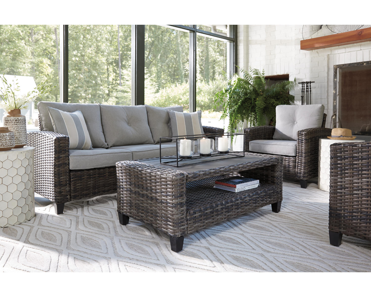 Cloverbrooke 4-Piece Outdoor Conversation Set