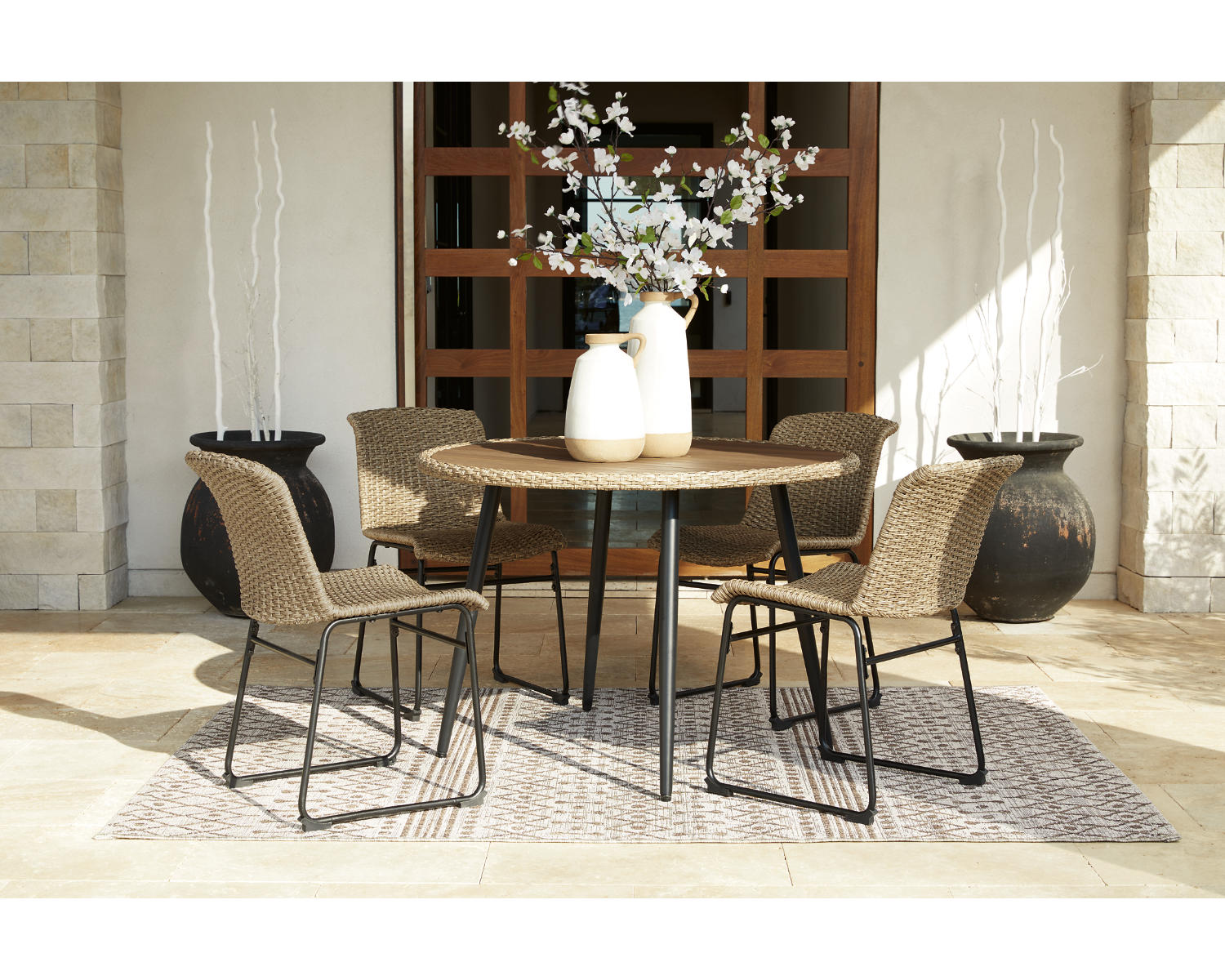 Amaris Outdoor Dining Table with 4 Chairs