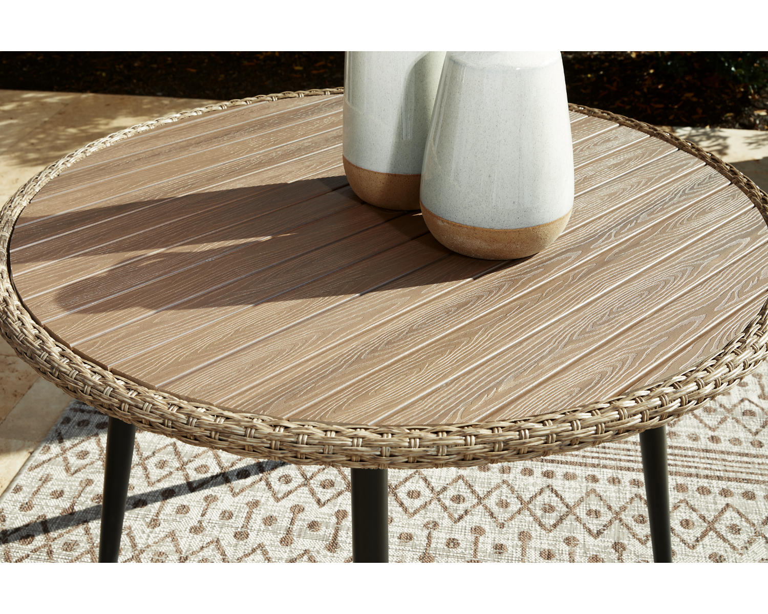 Amaris Outdoor Dining Table with 4 Chairs