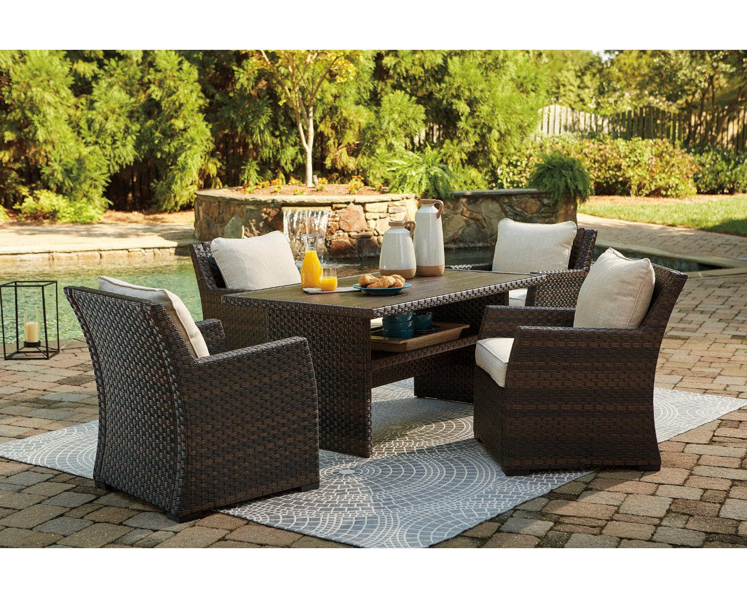 Easy Isle Outdoor Dining Table and 4 Chairs