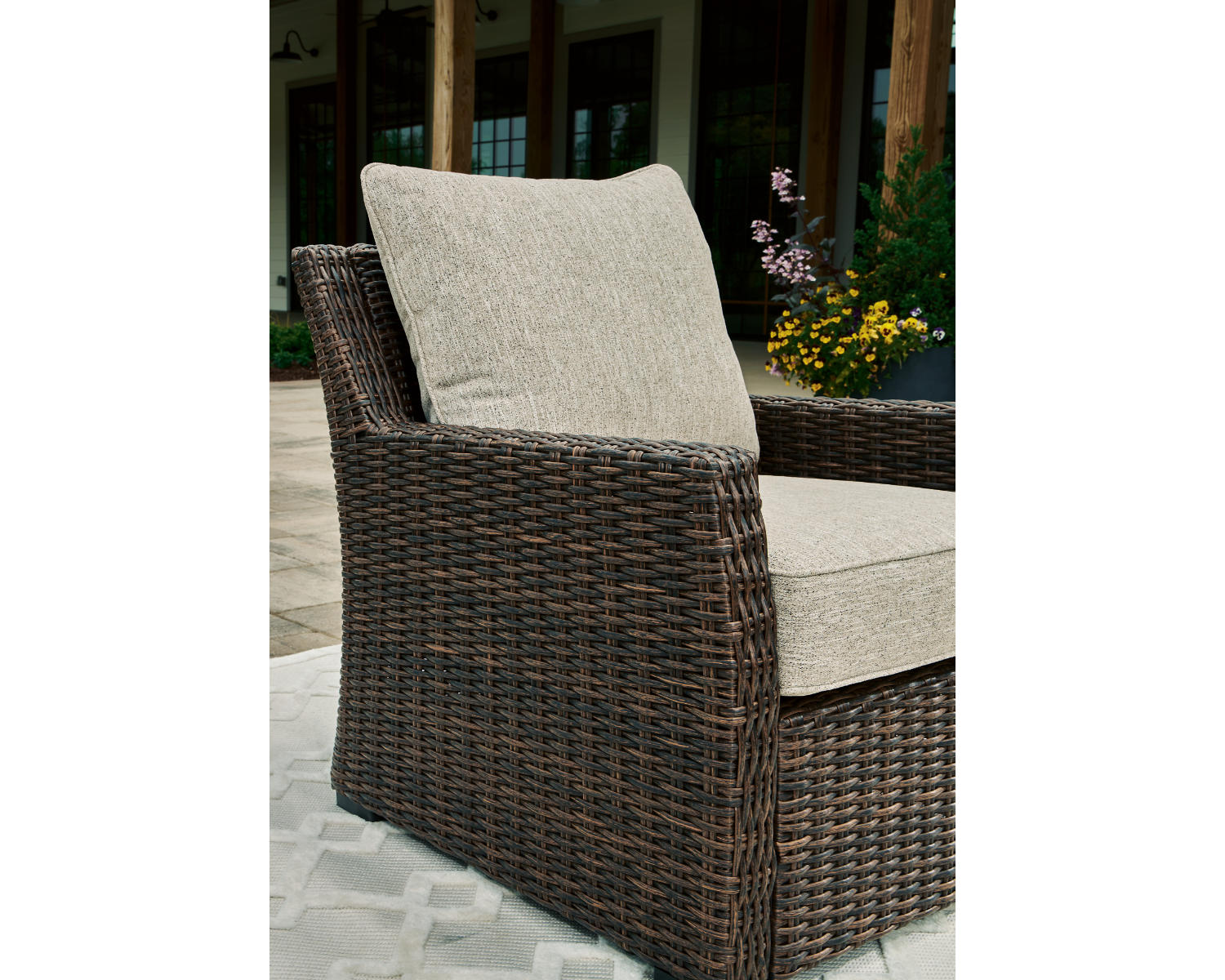 Brook Ranch Outdoor Lounge Chair with Cushion