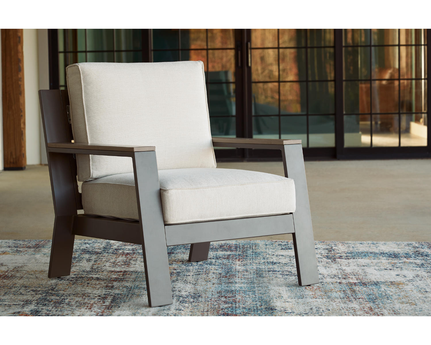 Tropicava Outdoor Lounge Chair with Cushion