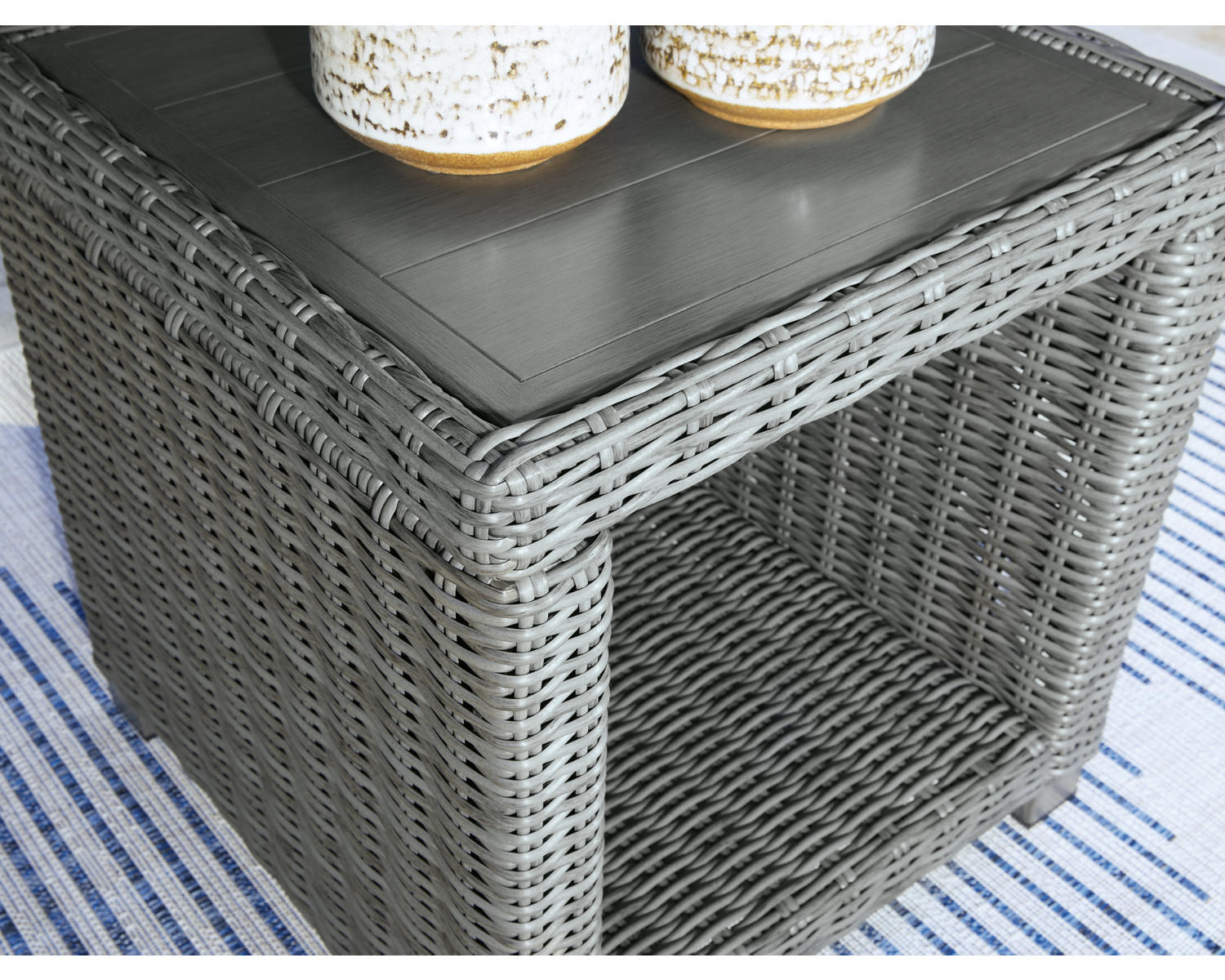 Elite Park Outdoor End Table