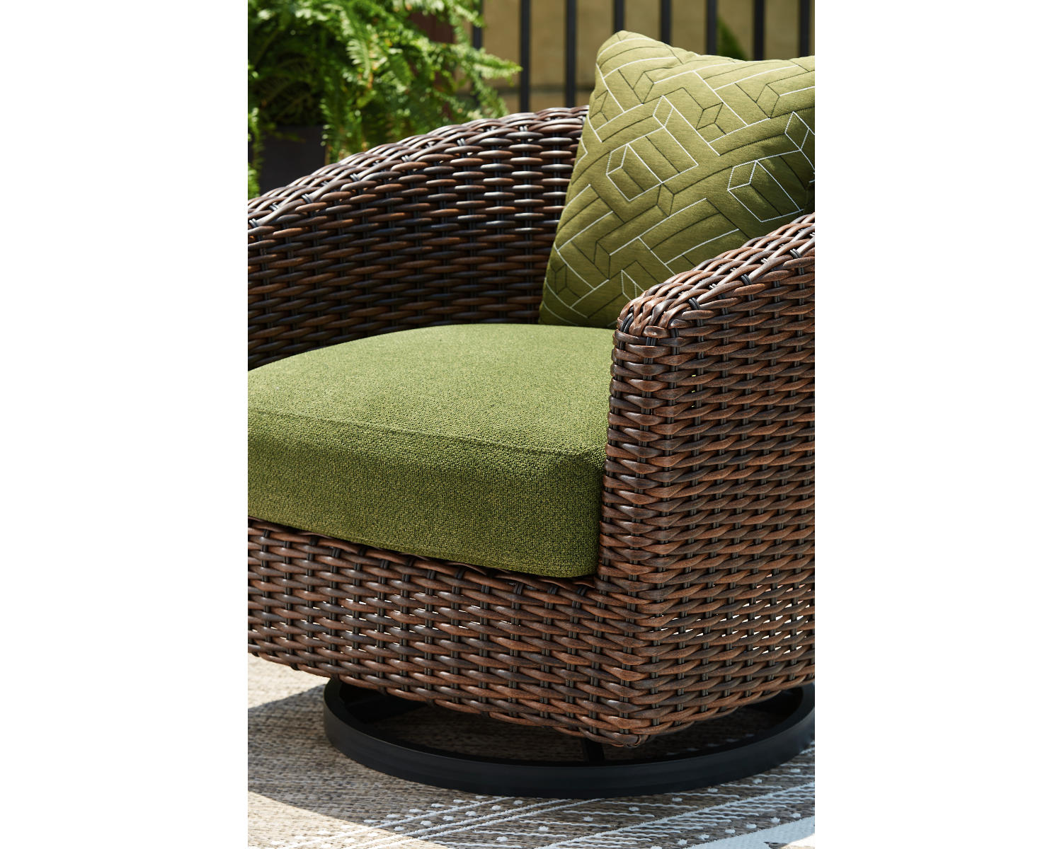 Horizon Hall Outdoor Swivel Lounge Chair with Cushion