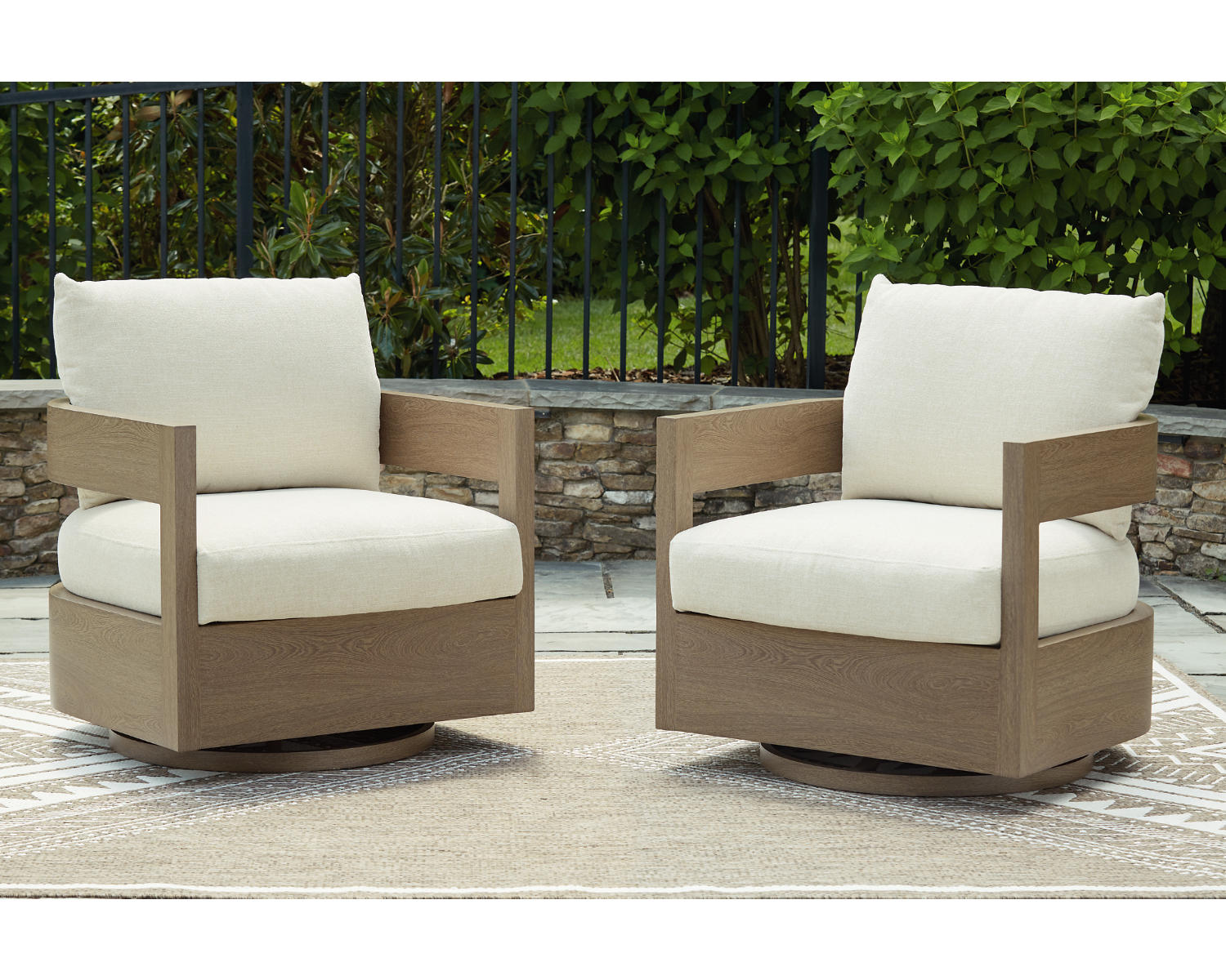 Serene Bay Outdoor Swivel Glider Chair with Cushion
