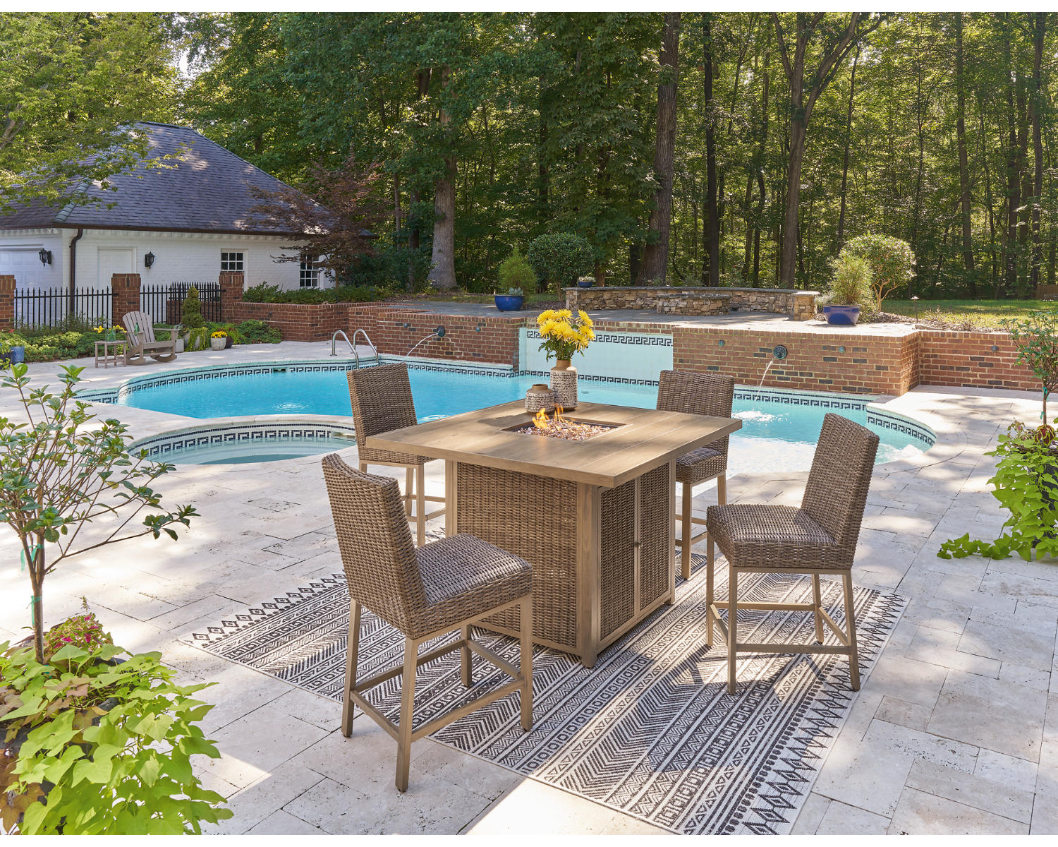 Walton Bridge Outdoor Bar Table and 4 Barstools