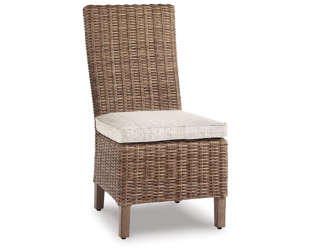 Mesa de comedor de exterior Beachcroft con 2 sillas y 2 bancos 