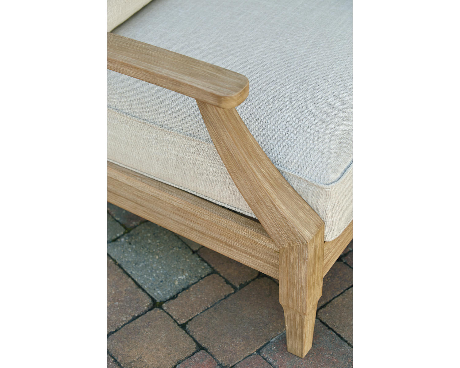 Clare View Lounge Chair with Cushion