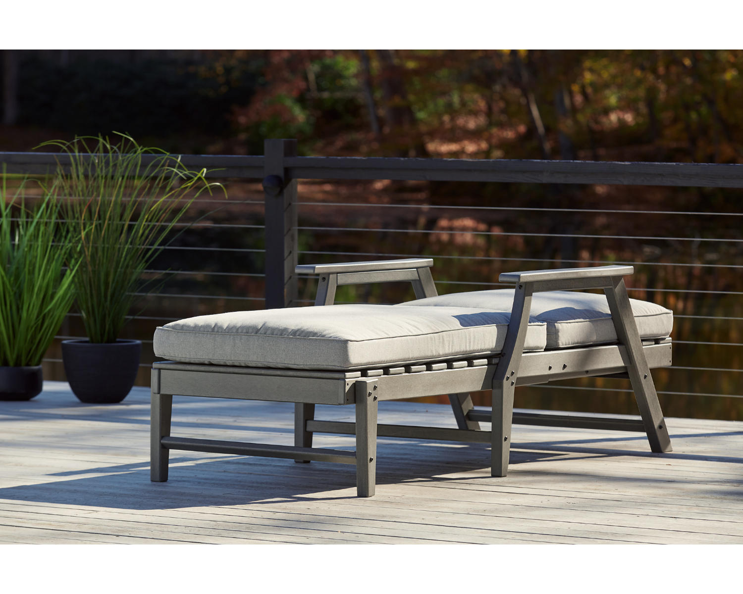 Visola Chaise Lounge with Cushion