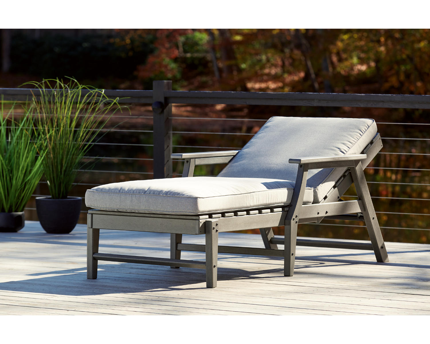 Visola Chaise Lounge with Cushion