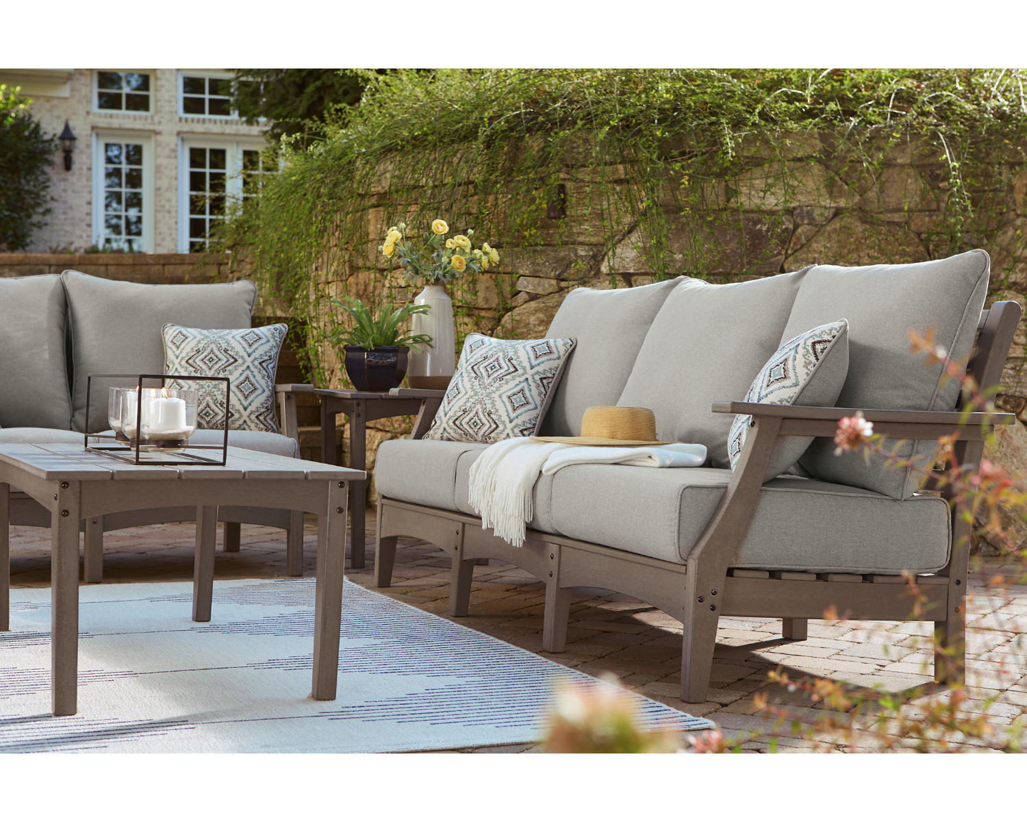 Visola Outdoor Sofa with Cushion