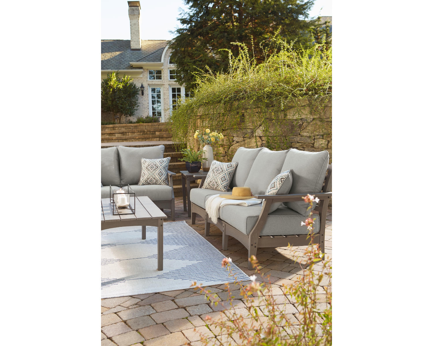 Visola Outdoor Sofa with Cushion