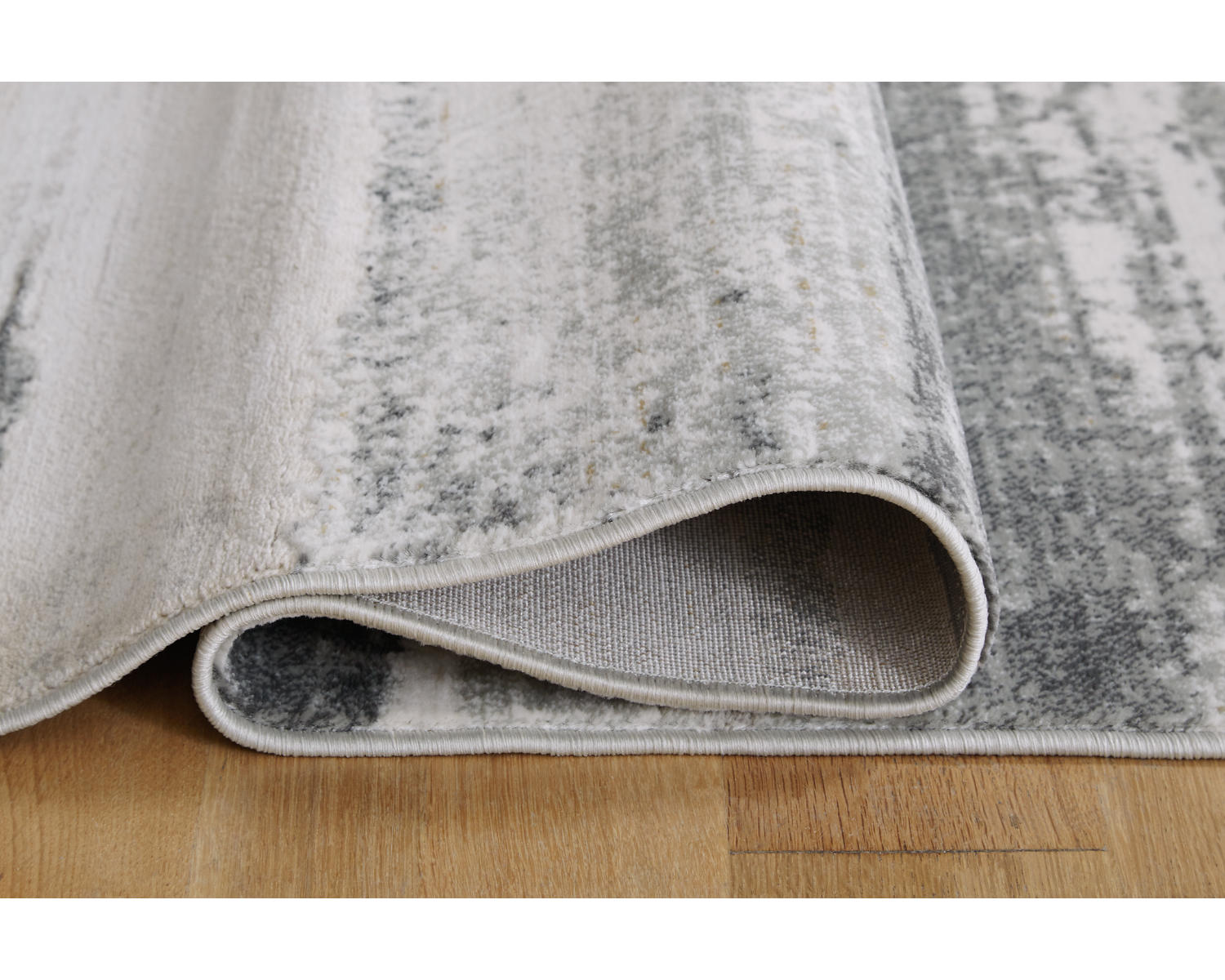 Abanett 5'3" x 7'3" Rug