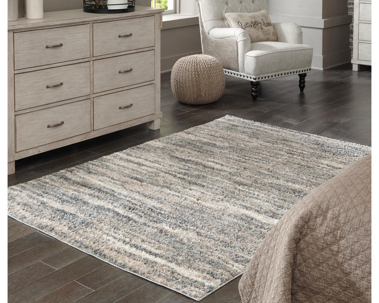Gizela 7'10" x 10' Rug