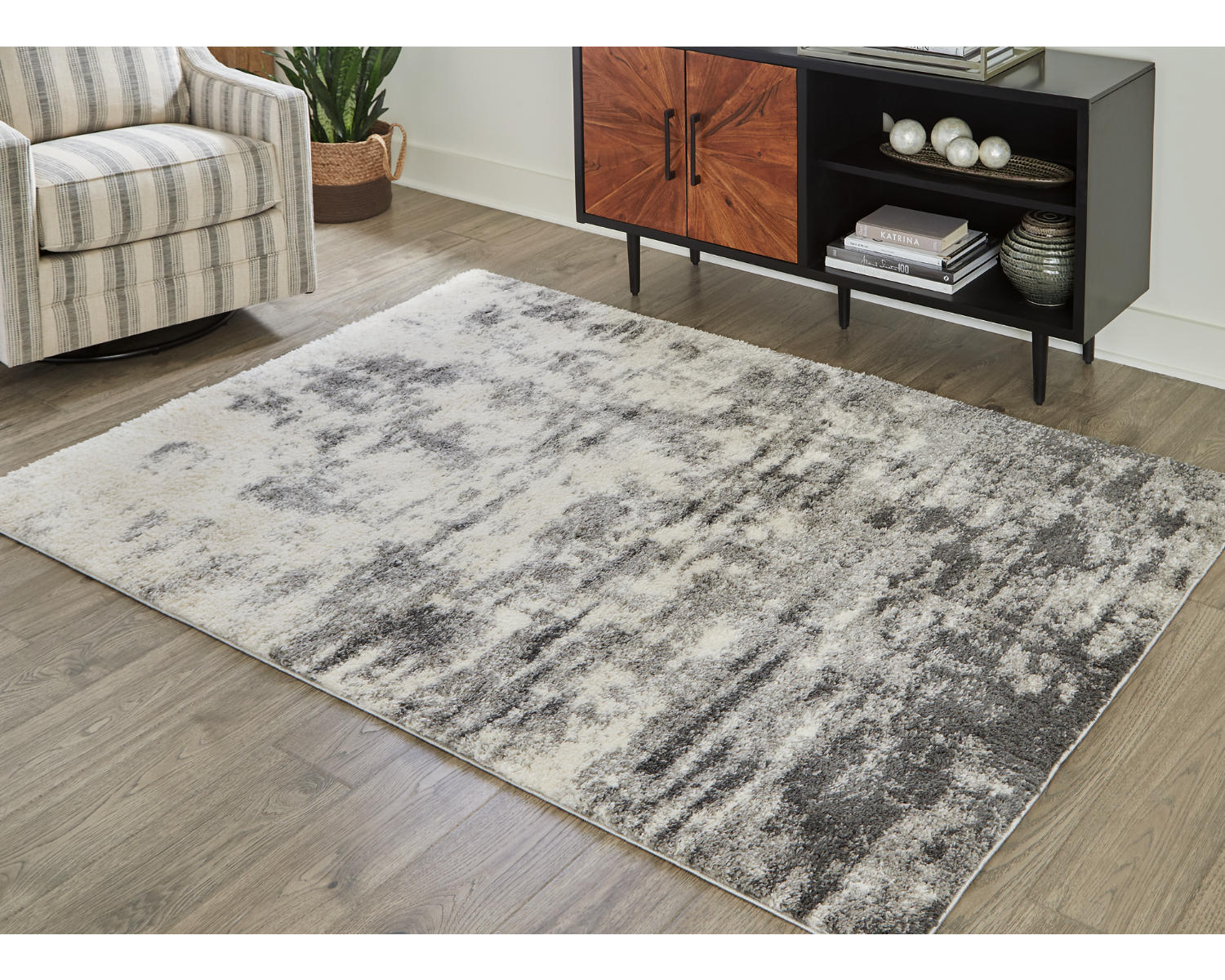Gerdie 7'10" x 10' Rug