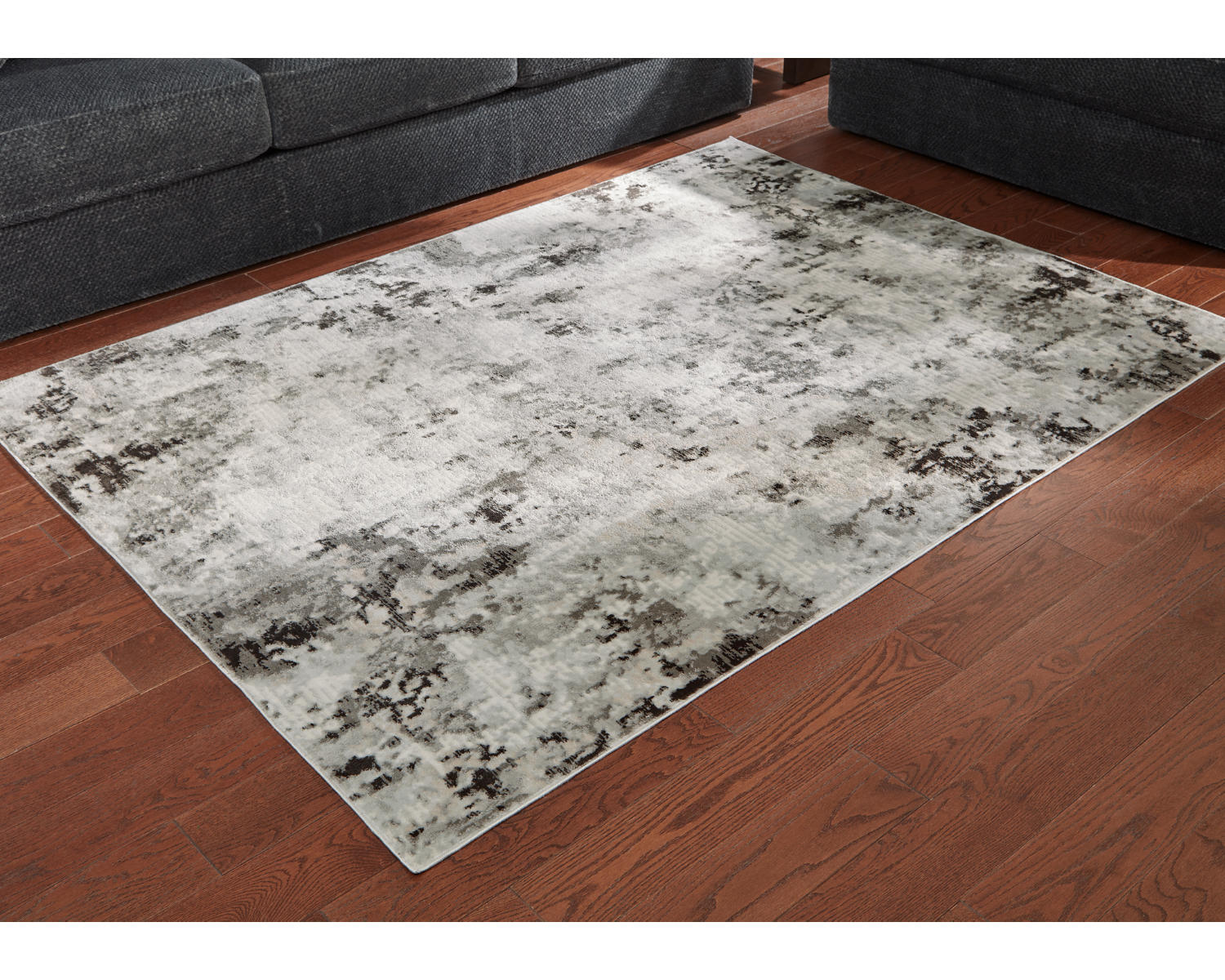 Greyland 5' x 7' Rug