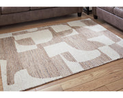 Brynnfield 5' x 7' Rug