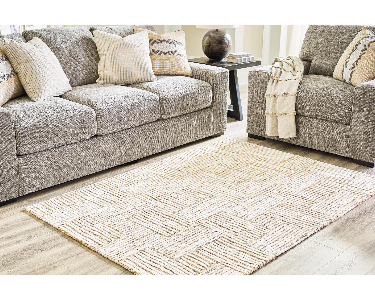 Adanmund 5' x 7' Rug