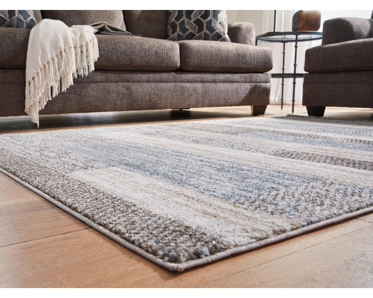 Sethburn 5' x 7' Rug