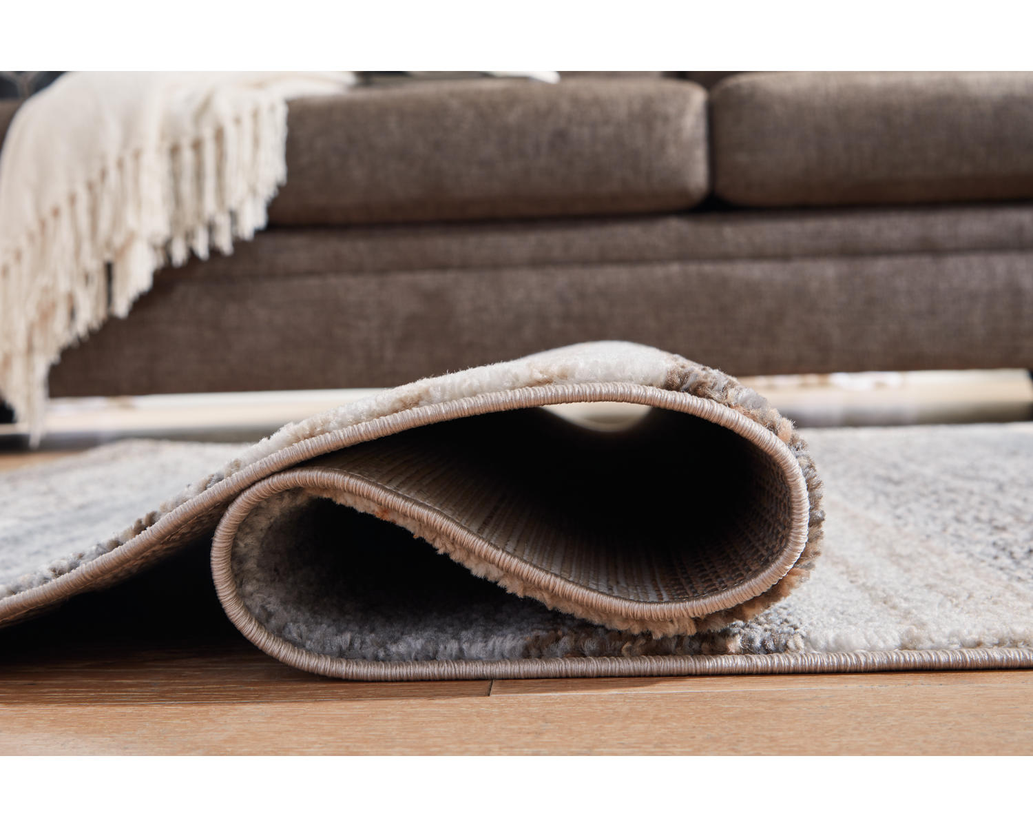 Sethburn 5' x 7' Rug