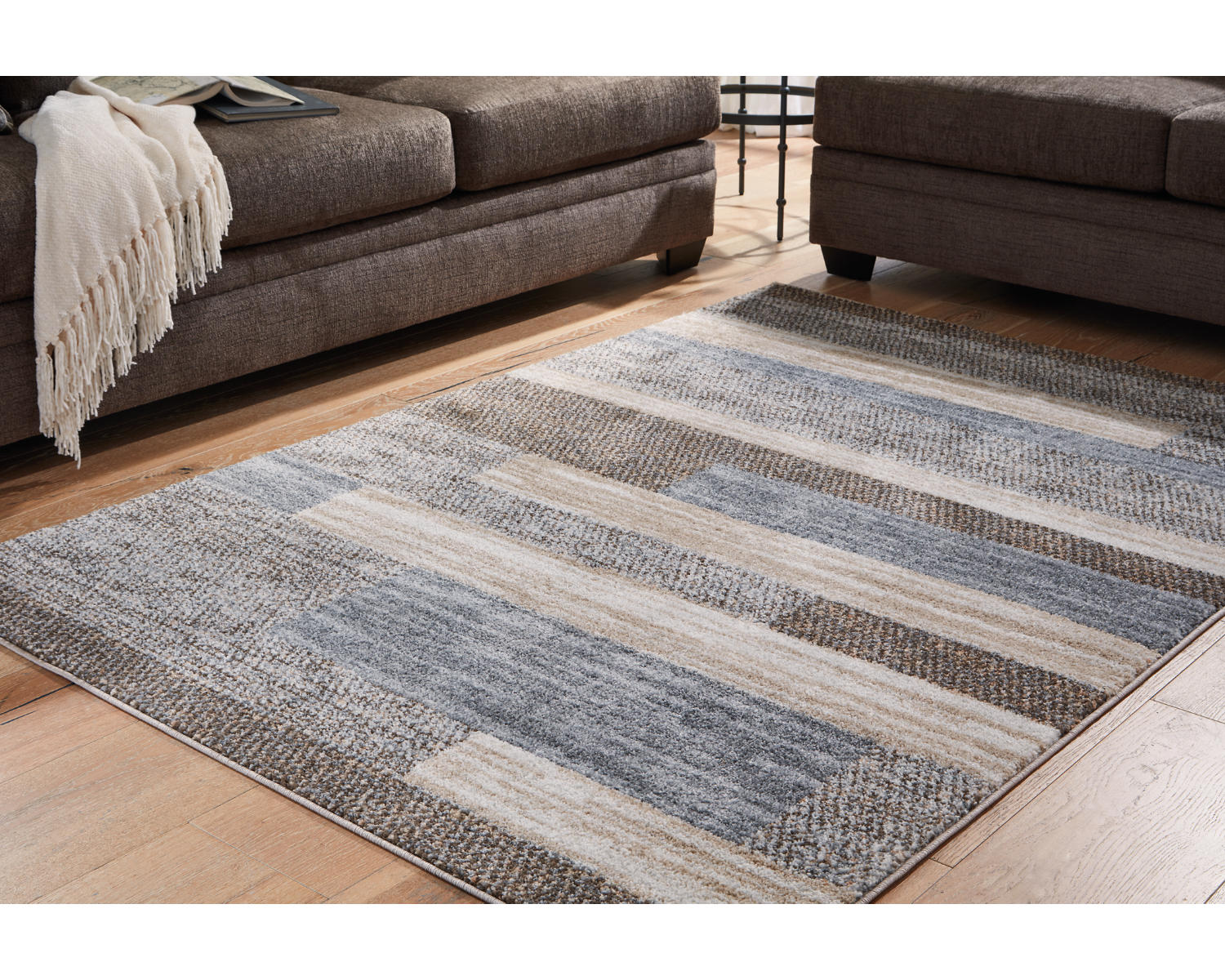 Sethburn 5' x 7' Rug