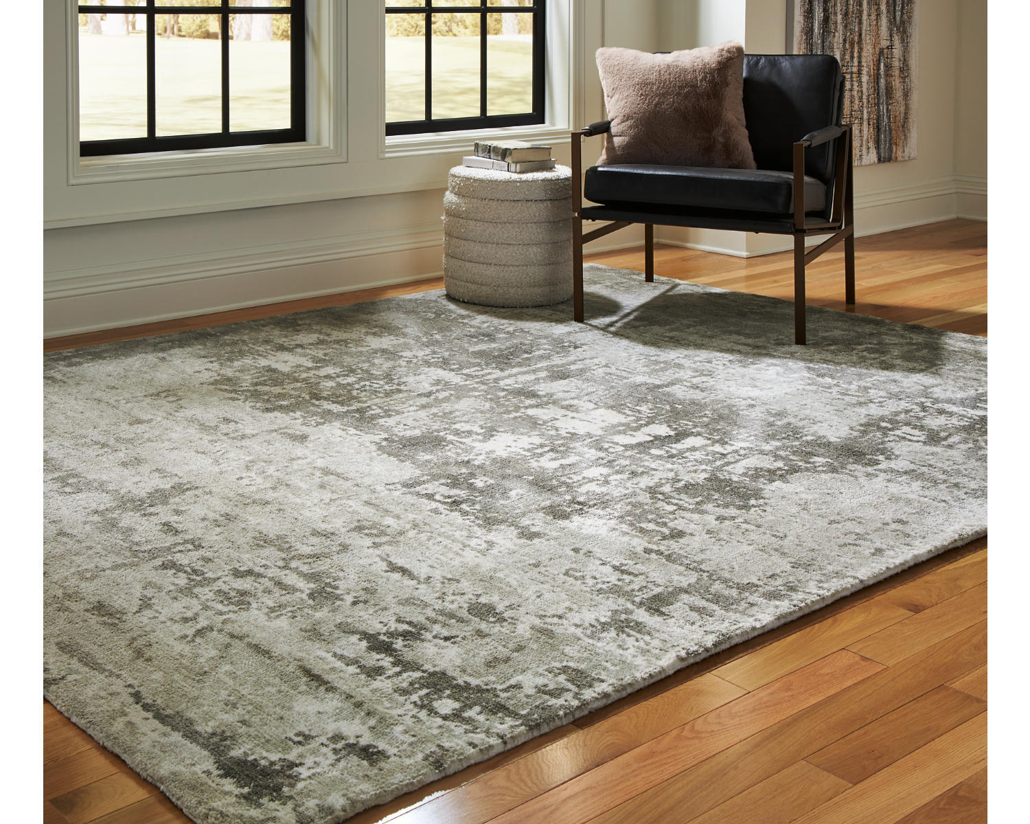 Valmontic 8' x 10' Rug