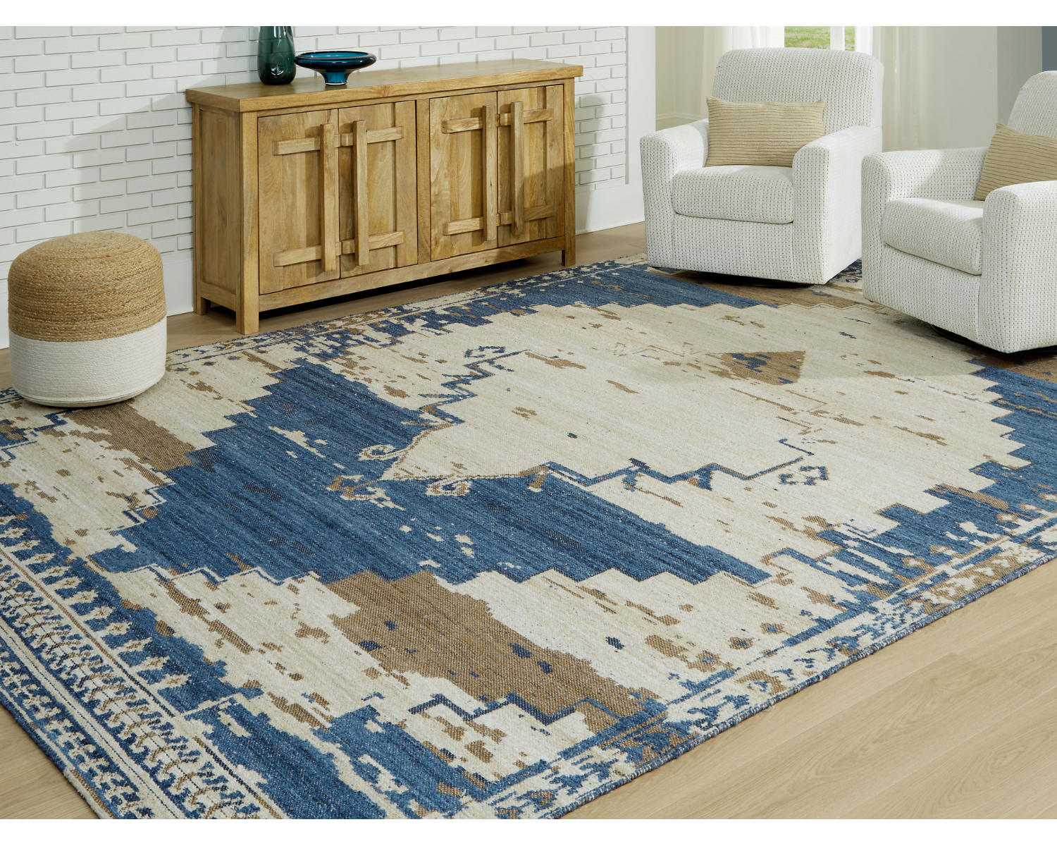 Varnler 10' x 14' Rug