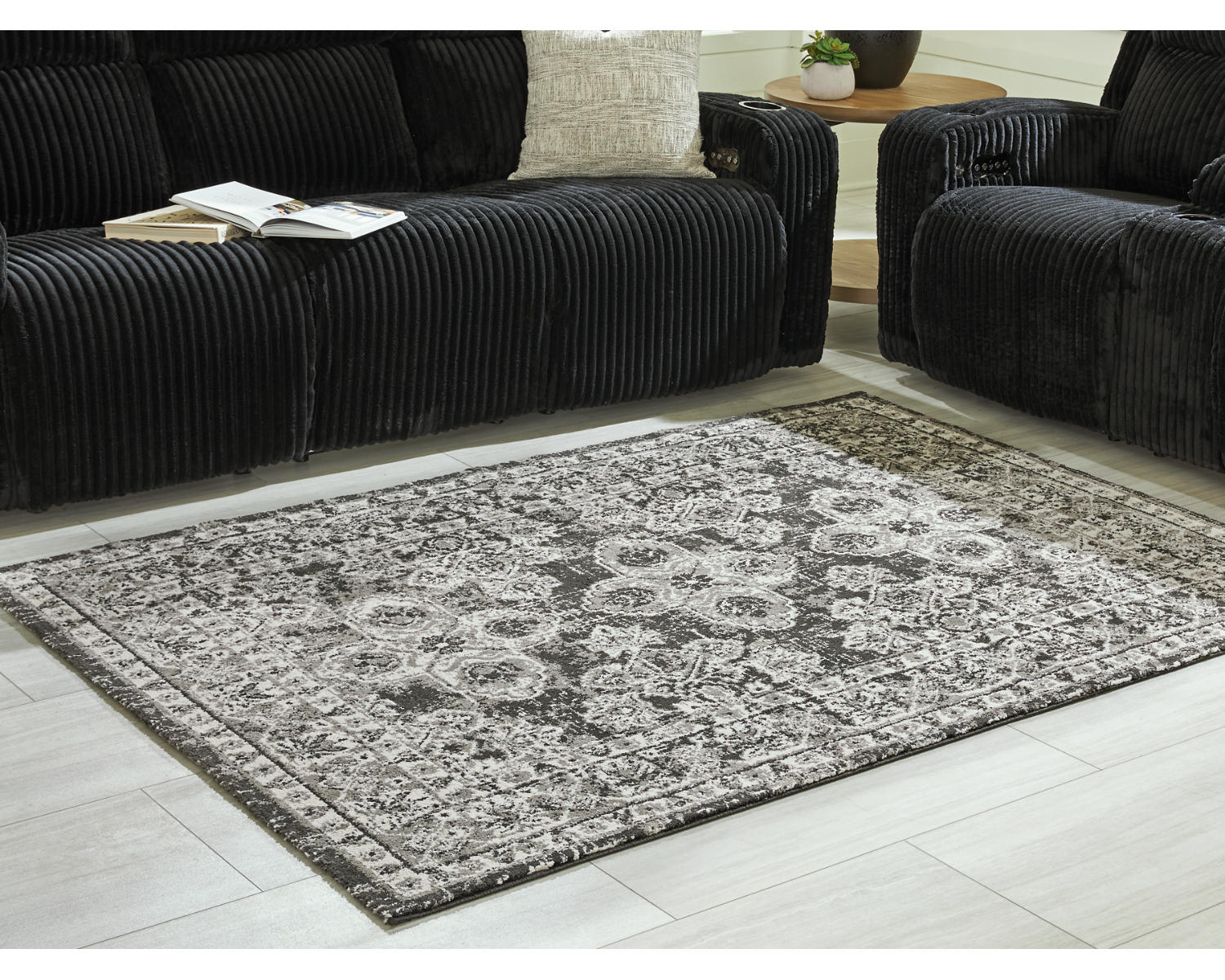 Glennisman Medium Rug