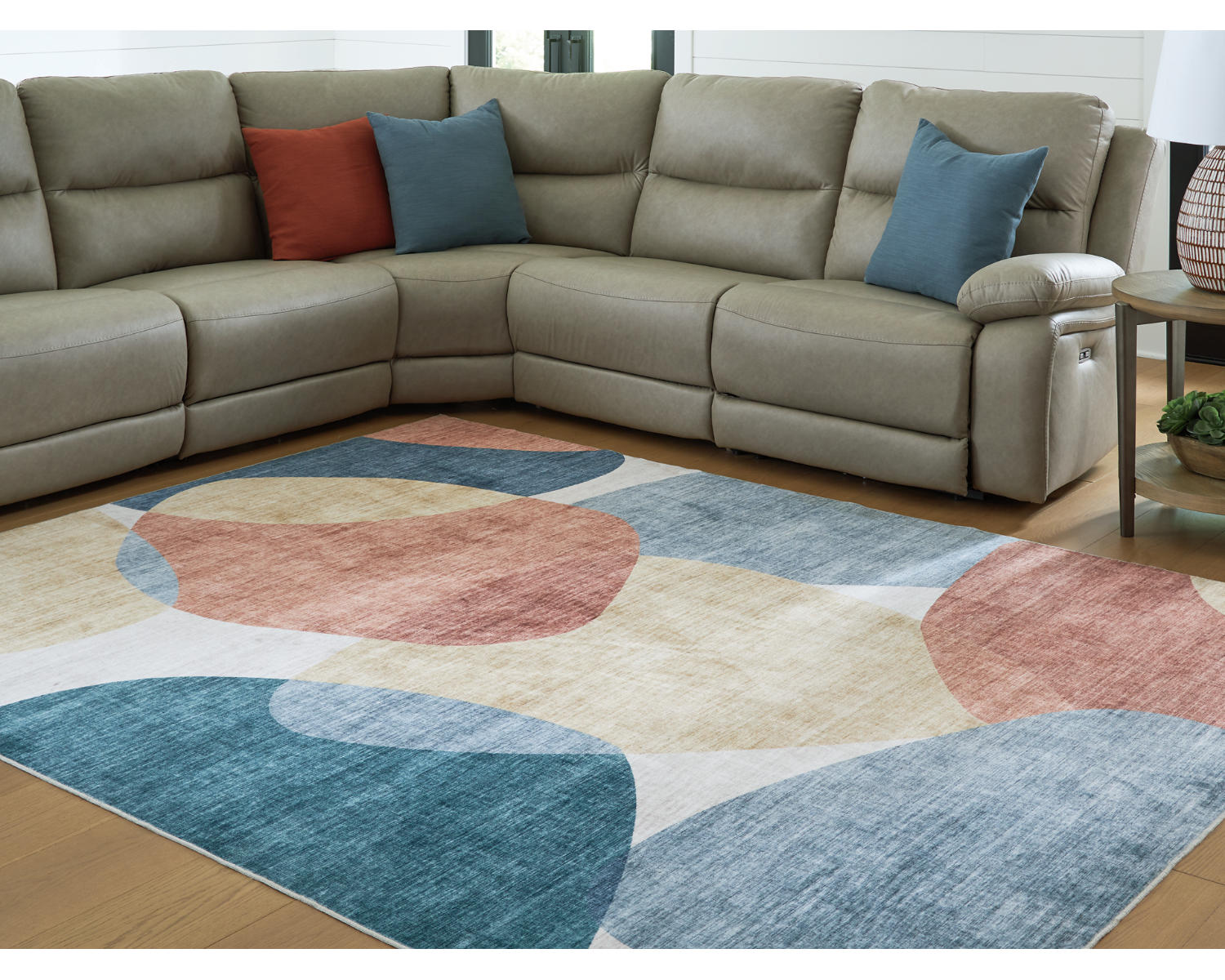 Chanleigh Washable 7'6" x 9'6" Area Rug