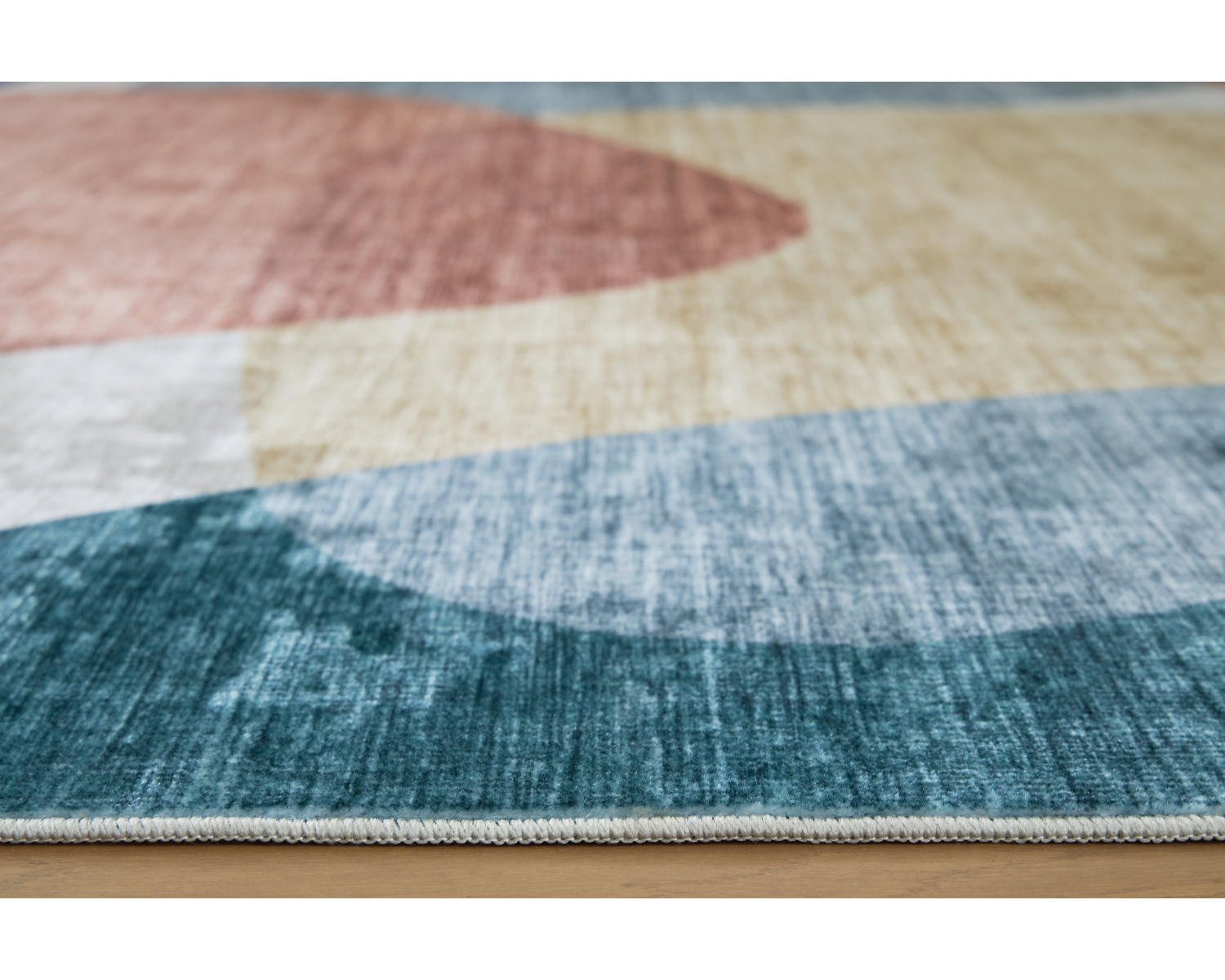 Chanleigh Washable 5' x 7' Area Rug
