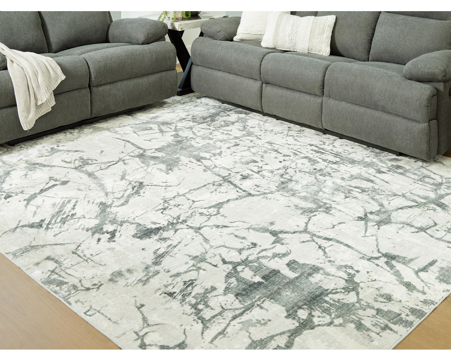 Tobinbury Washable 8' x 10' Area Rug