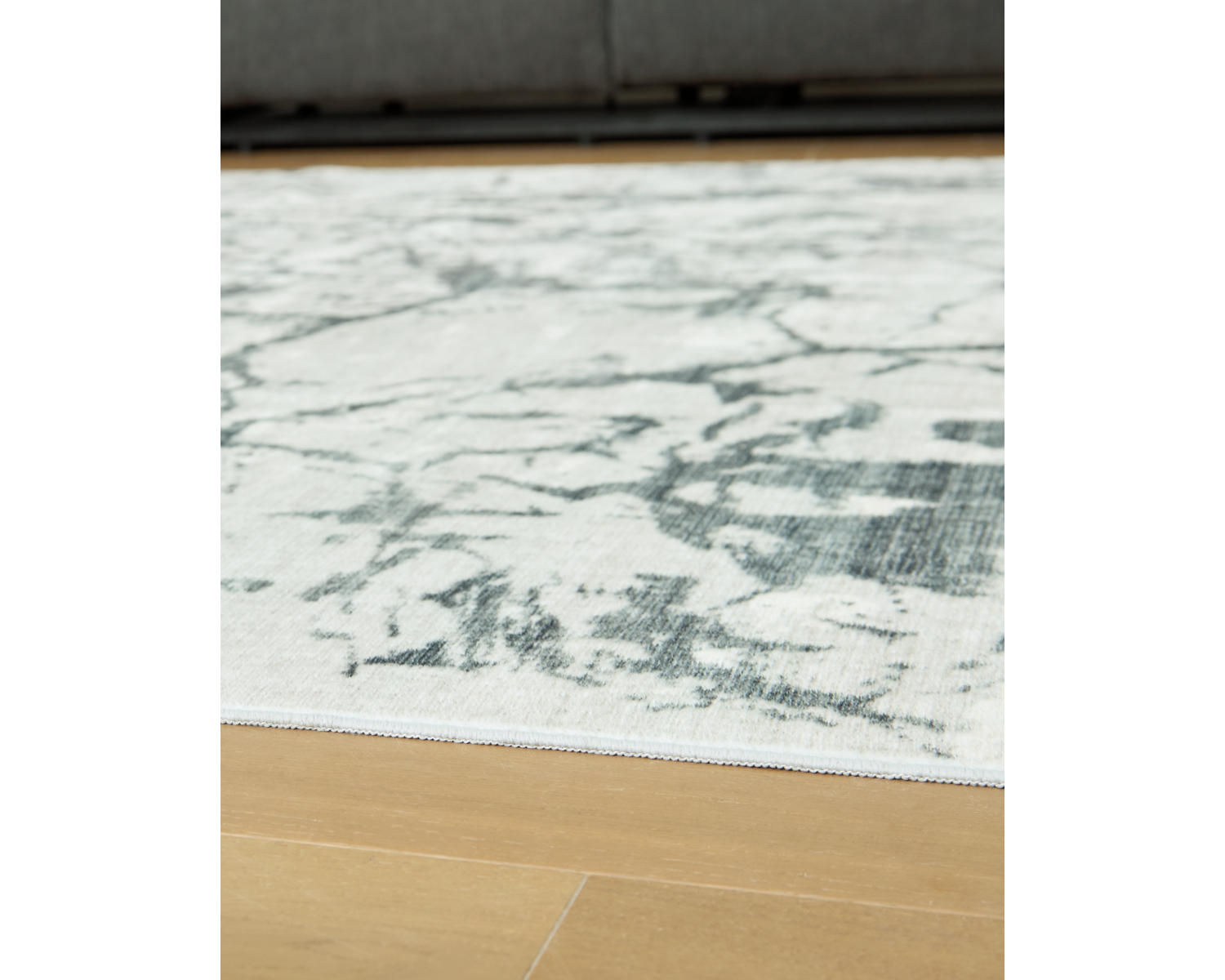 Tobinbury Washable 5' x 7' Area Rug