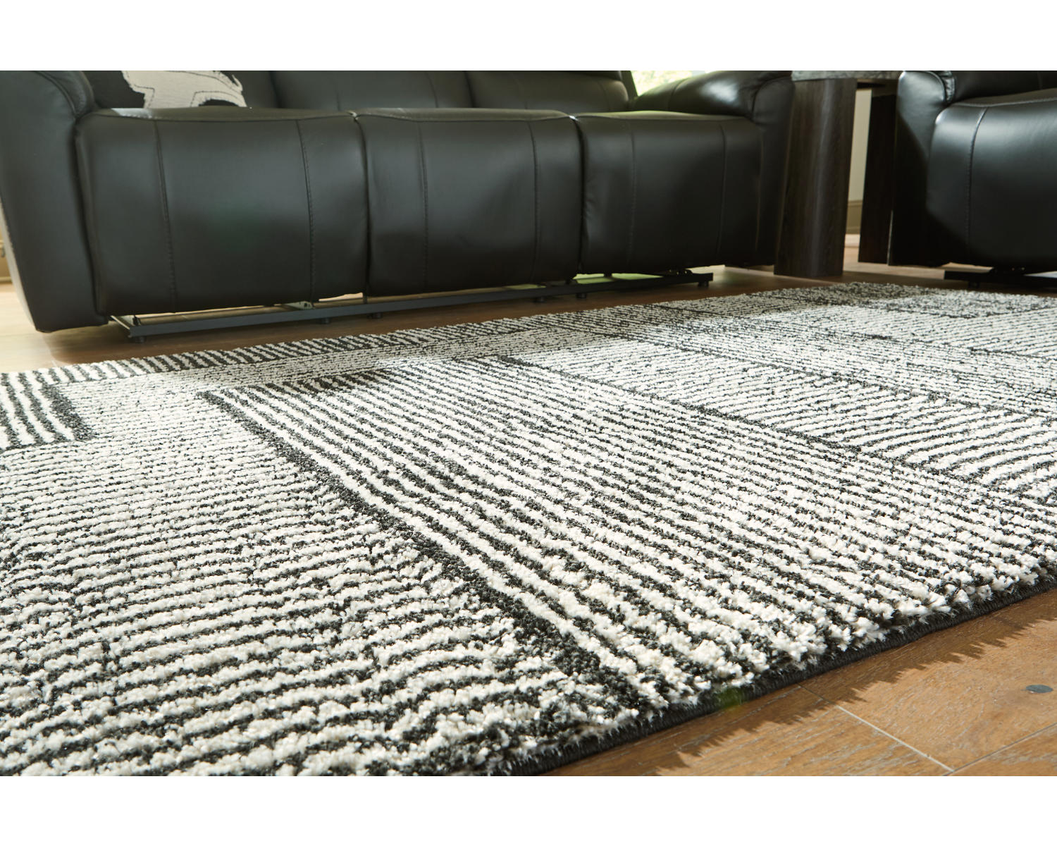 Kurtmen 7'10" x 9'10" Area Rug