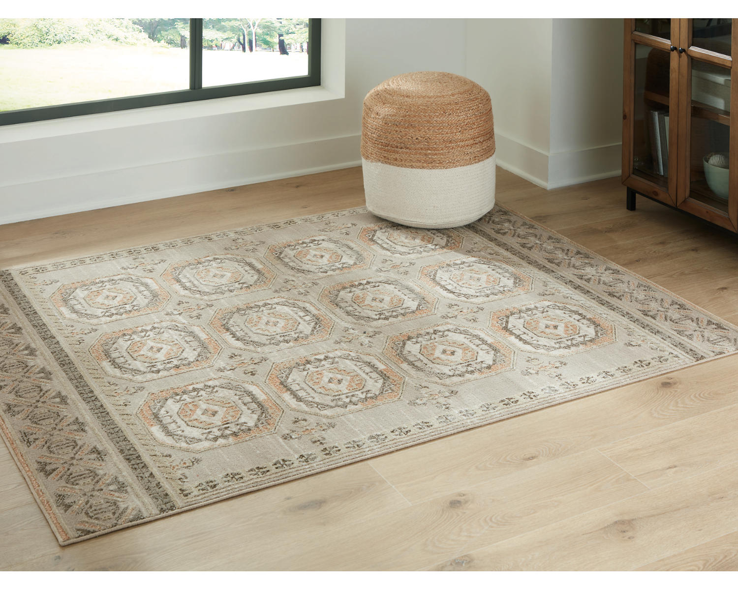 Bachby 5'3" x 7' Area Rug