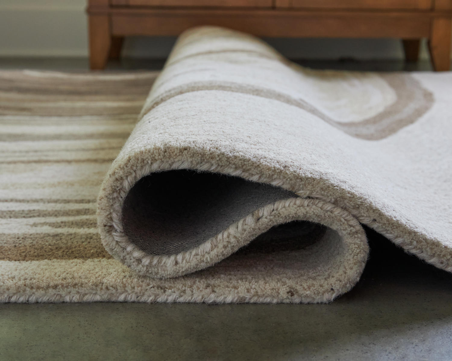 Rizwana 7'6" x 10' Area Rug