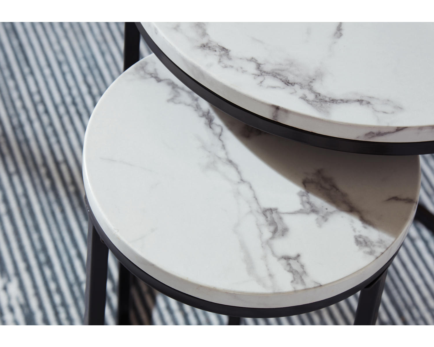 Jusmour Table (Set of 4)
