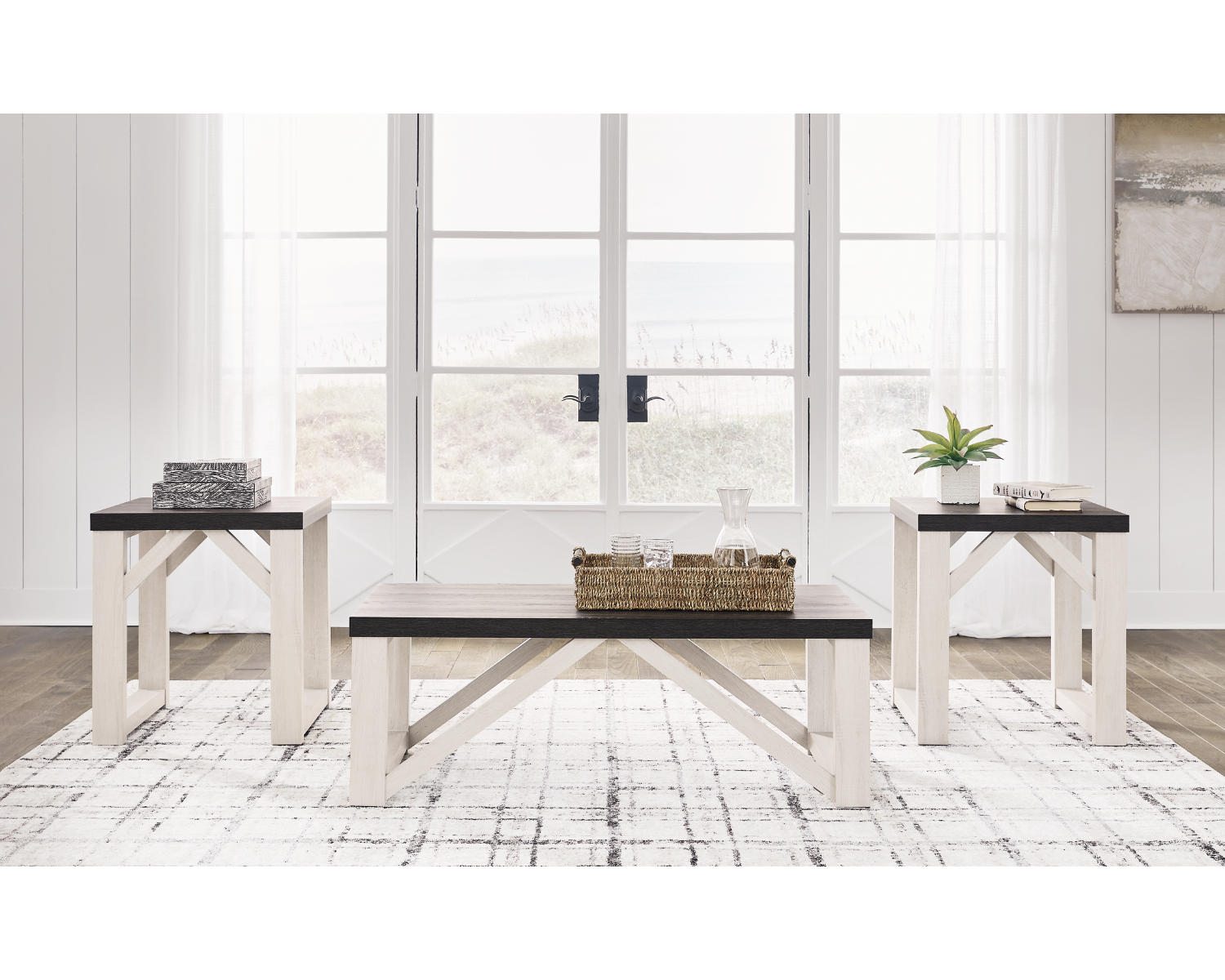 Dorrinson Table (Set of 3)