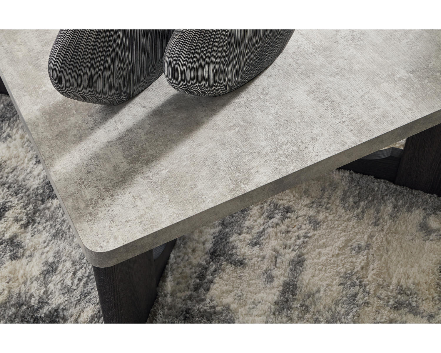 Sharstorm Table (Set of 3)