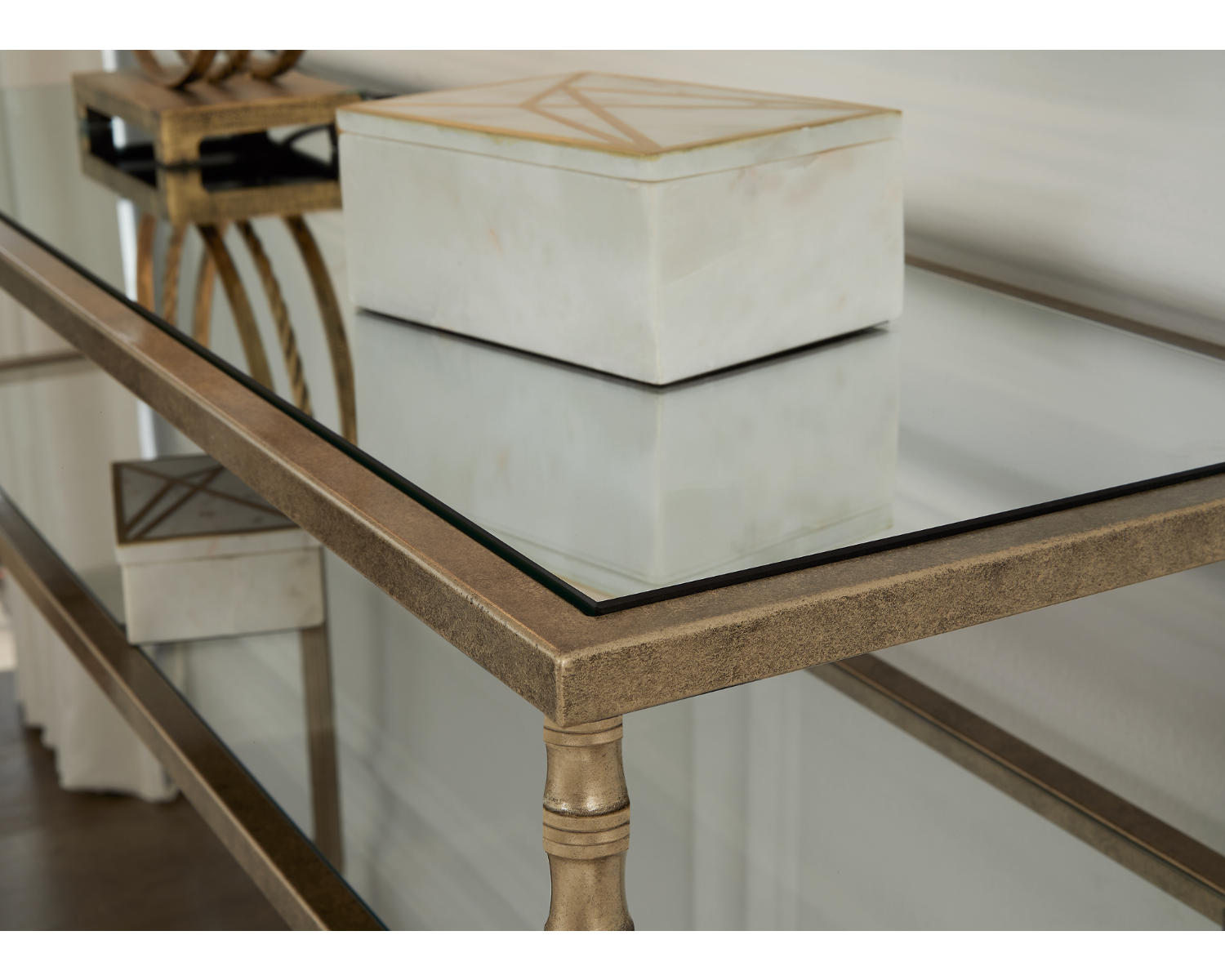 Cloverty Sofa Table