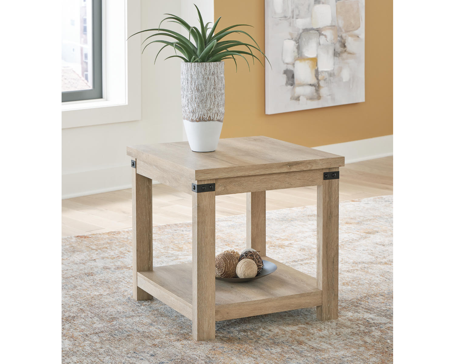 Calaboro End Table