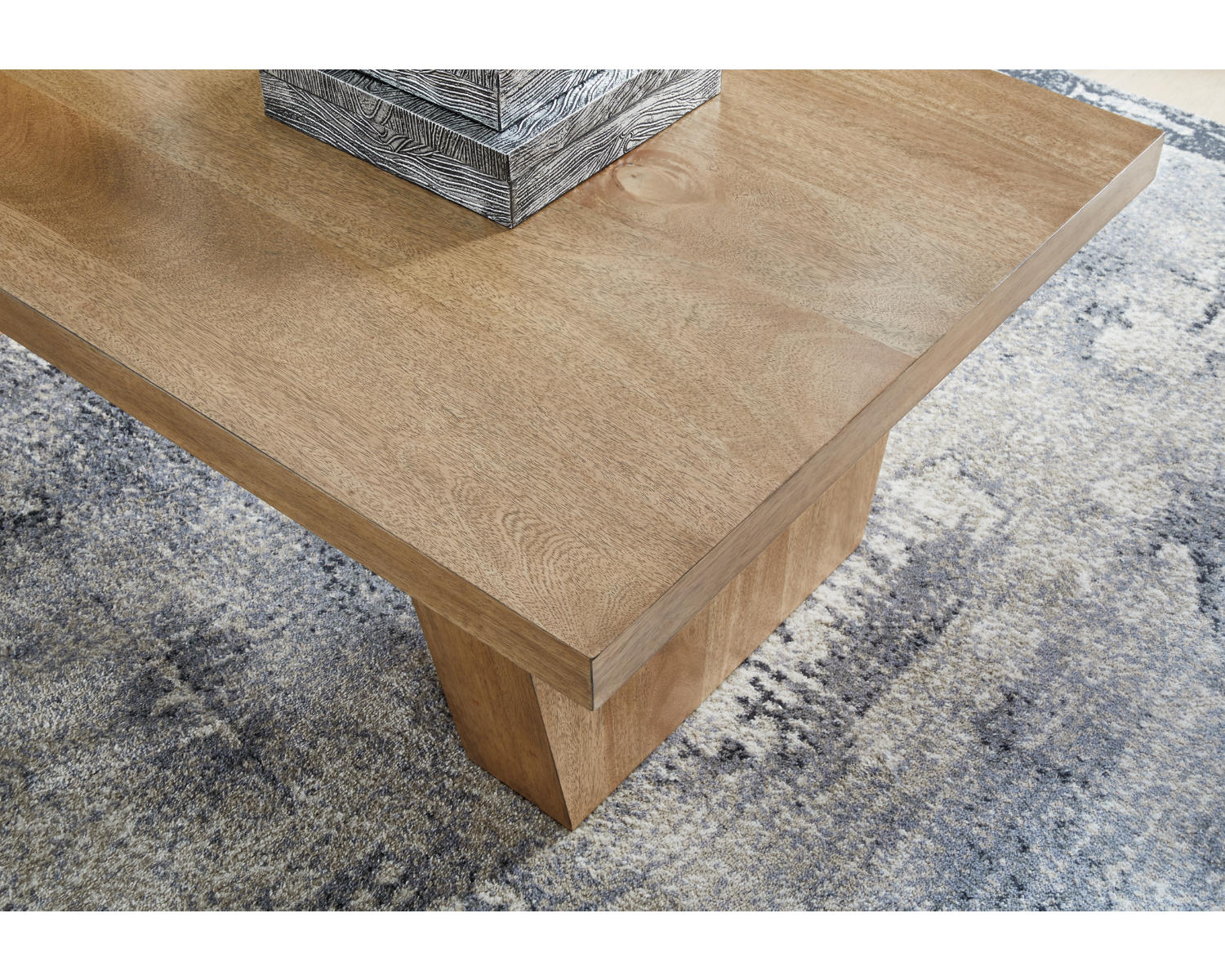 Kristiland Coffee Table