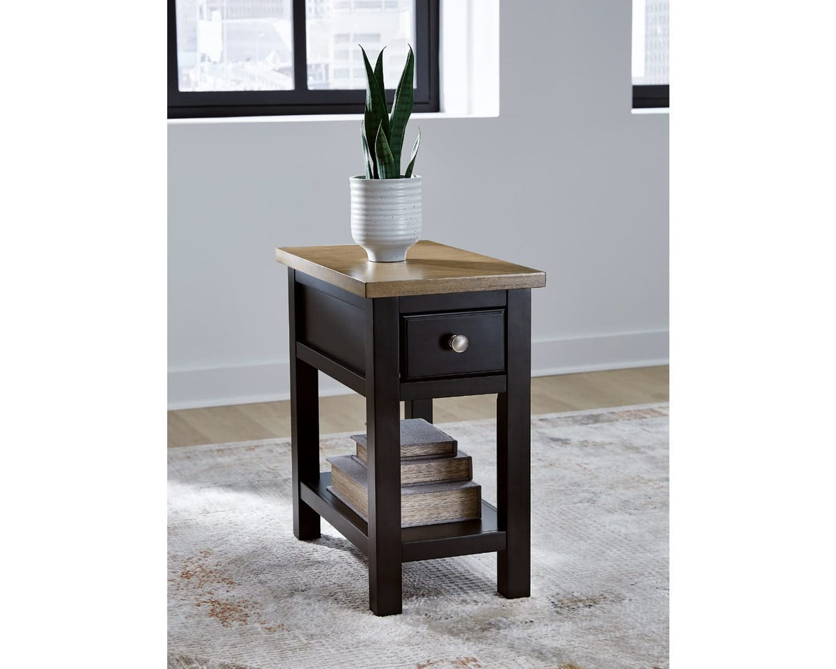 Mesa auxiliar Drazmine Chairside