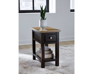 Mesa auxiliar Drazmine Chairside